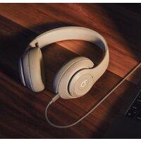 Наушники Beats Studio Pro (песочный) - Превью изображения №6 — Интернет-магазин 7 дней
